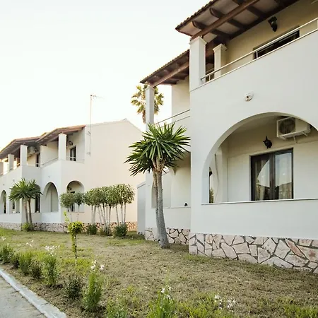아파트호텔 Parakladi Seaside Retreat *
