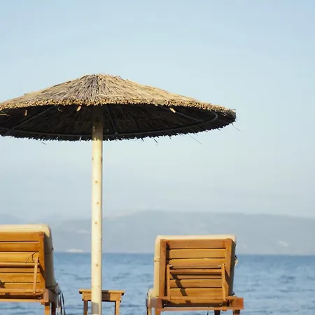 Parakladi Seaside Retreat 아파트호텔 Melíkia