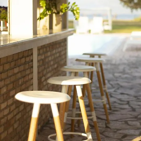 아파트호텔 Parakladi Seaside Retreat Melíkia