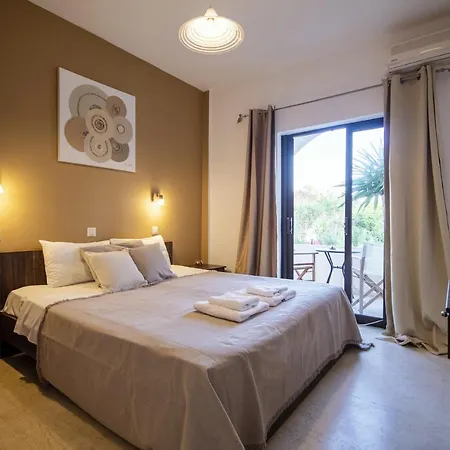 아파트호텔 Parakladi Seaside Retreat *