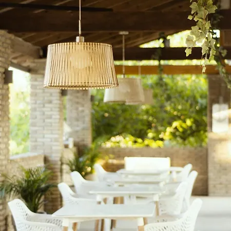 Parakladi Seaside Retreat 아파트호텔 Melíkia