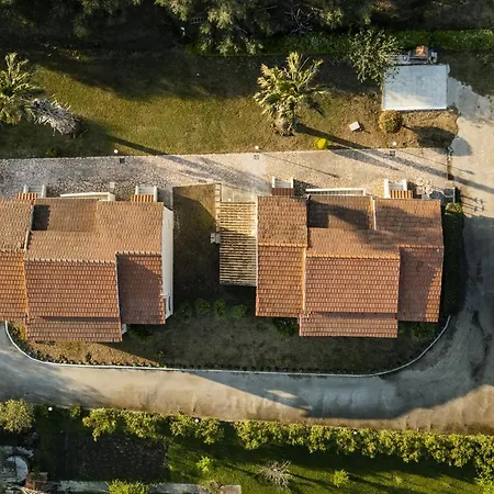 아파트호텔 Parakladi Seaside Retreat