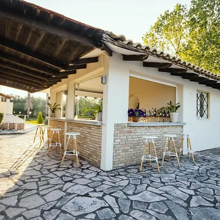 Parakladi Seaside Retreat Appart hôtel *